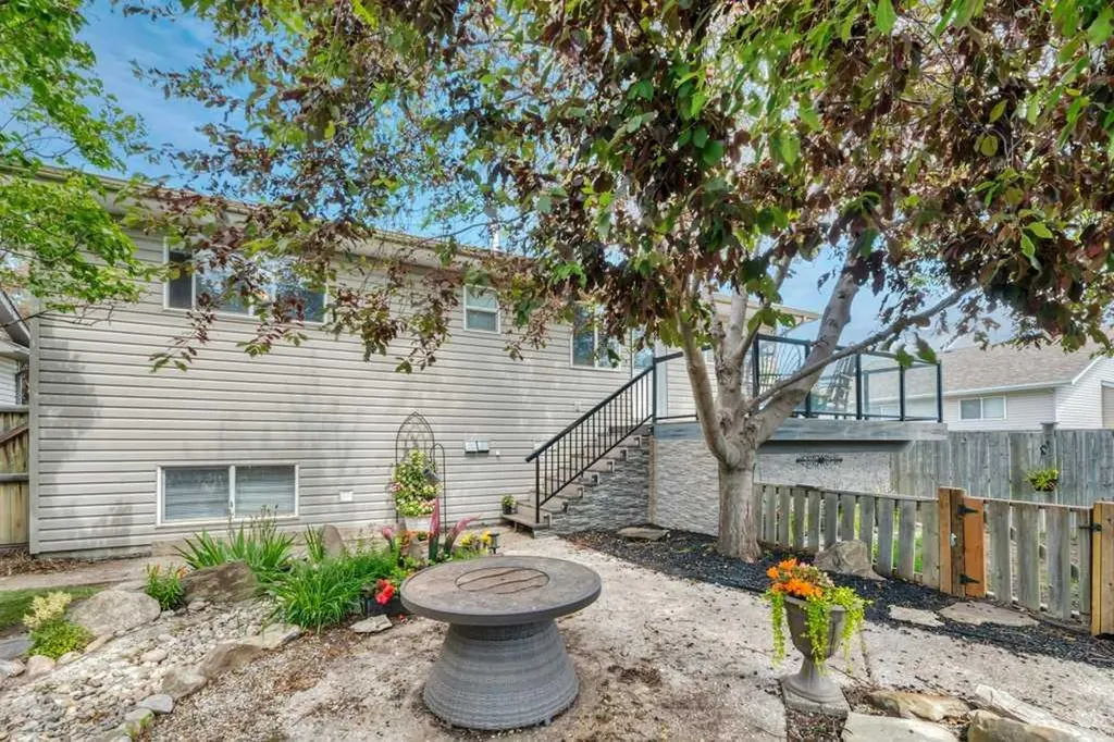1924 Strathcona Terrace Strathmore AB T1P 1S1