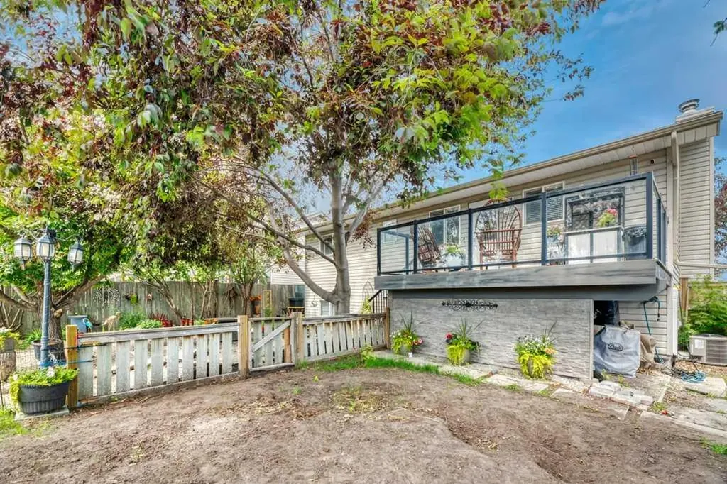 1924 Strathcona Terrace Strathmore AB T1P 1S1