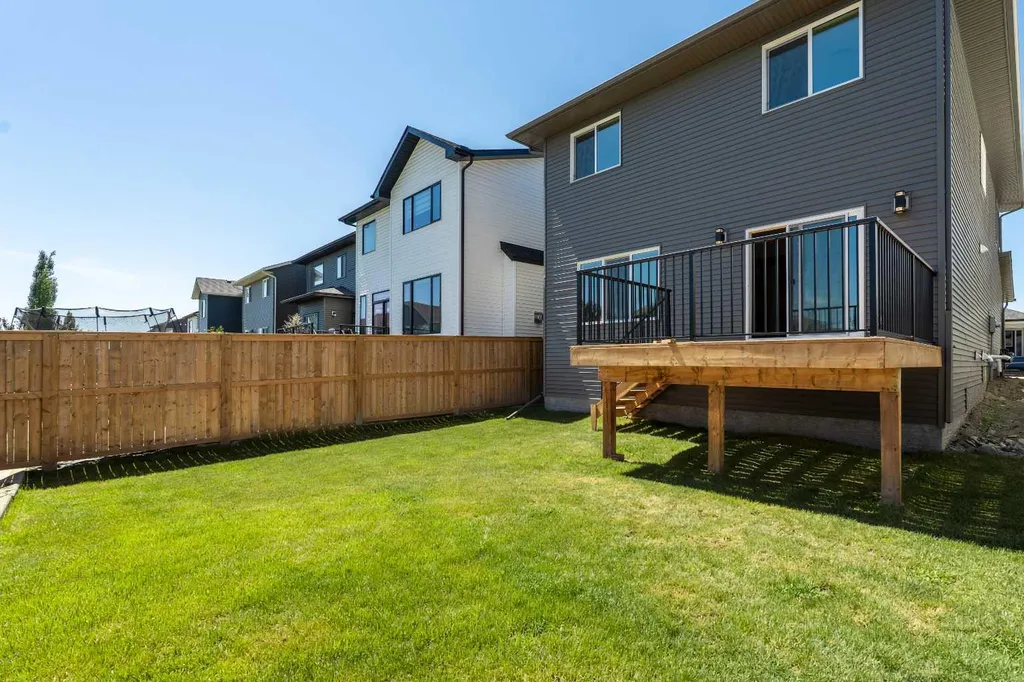 680 Coopers Crescent SW Airdrie AB T4B 5L6