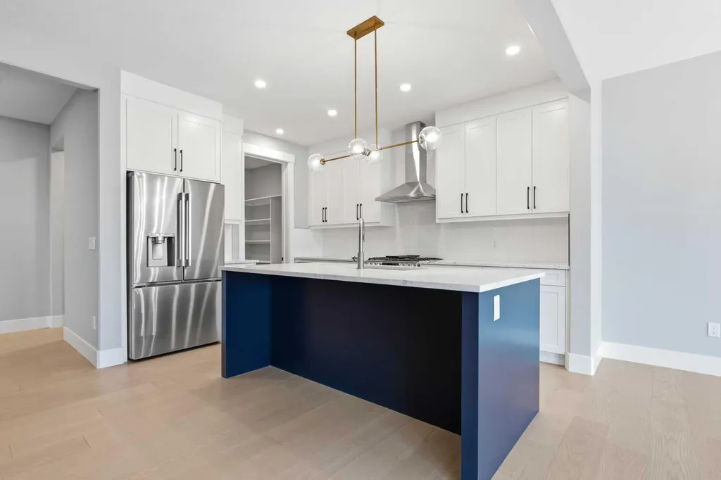 680 Coopers Crescent SW Airdrie AB T4B 5L6