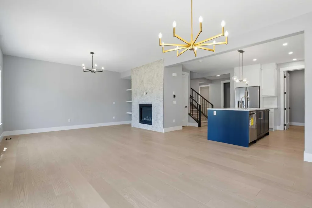 680 Coopers Crescent SW Airdrie AB T4B 5L6