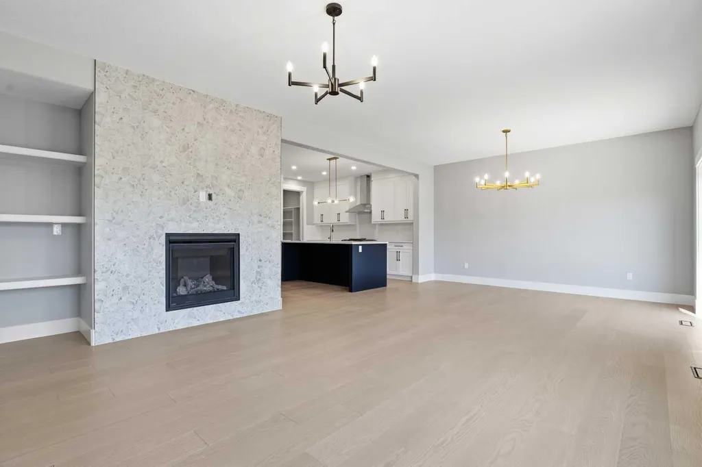 680 Coopers Crescent SW Airdrie AB T4B 5L6