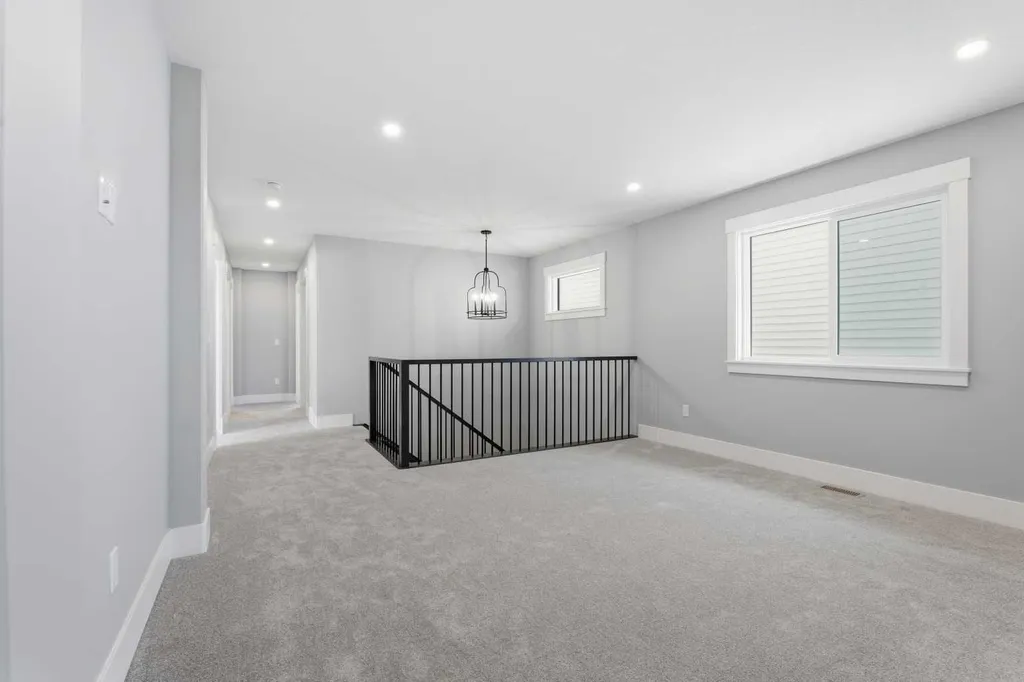 680 Coopers Crescent SW Airdrie AB T4B 5L6