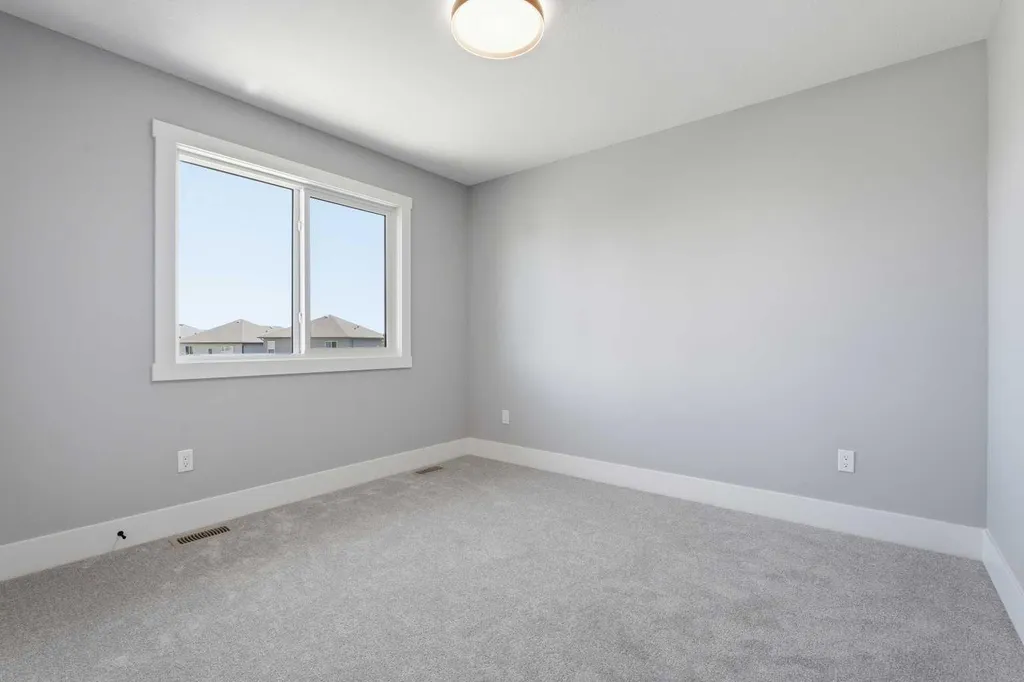 680 Coopers Crescent SW Airdrie AB T4B 5L6