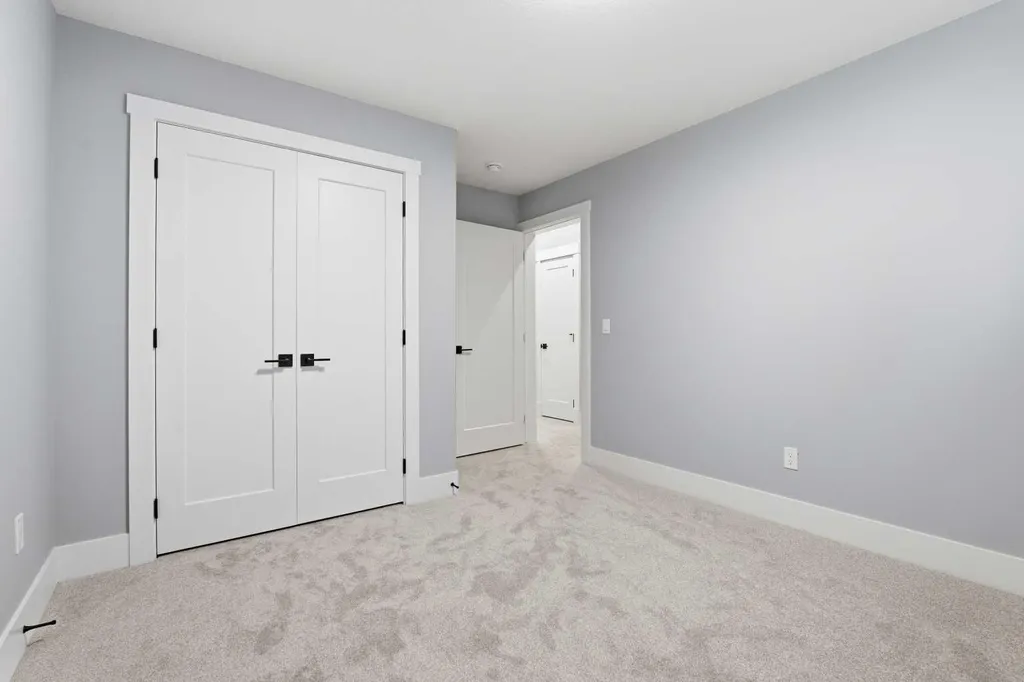 680 Coopers Crescent SW Airdrie AB T4B 5L6