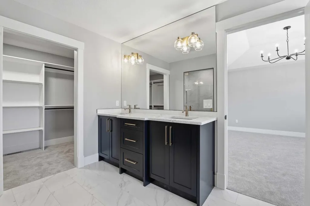 680 Coopers Crescent SW Airdrie AB T4B 5L6