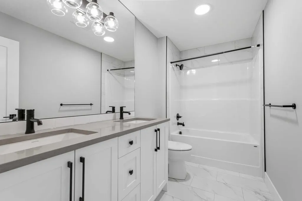 680 Coopers Crescent SW Airdrie AB T4B 5L6