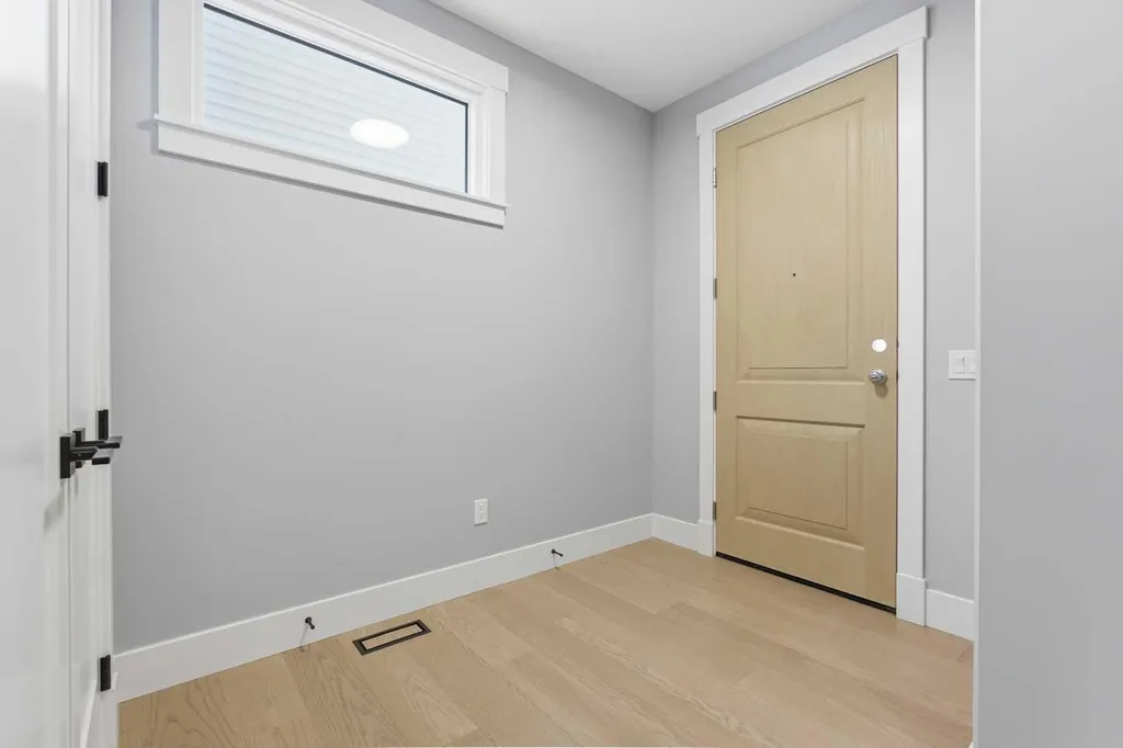 680 Coopers Crescent SW Airdrie AB T4B 5L6