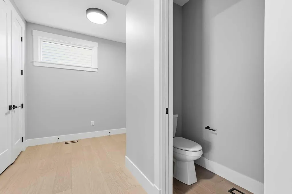 680 Coopers Crescent SW Airdrie AB T4B 5L6