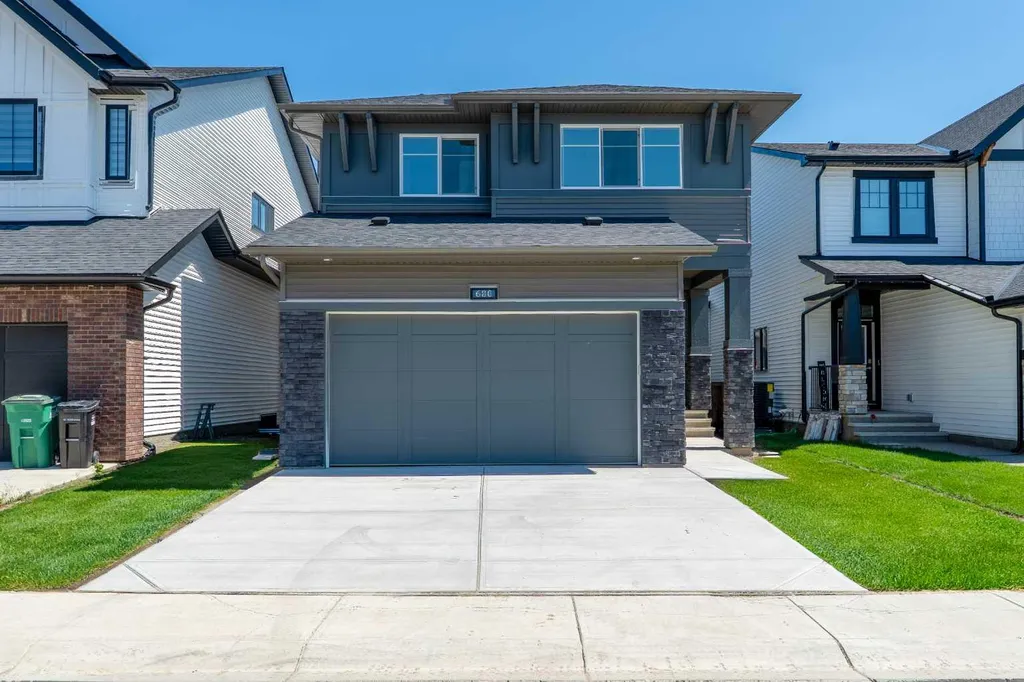 680 Coopers Crescent SW Airdrie AB T4B 5L6
