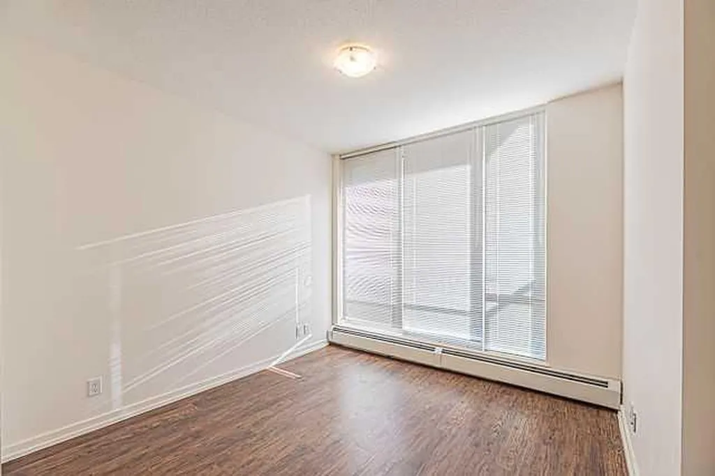 450 8 Avenue SE Calgary AB T2G 1T2
