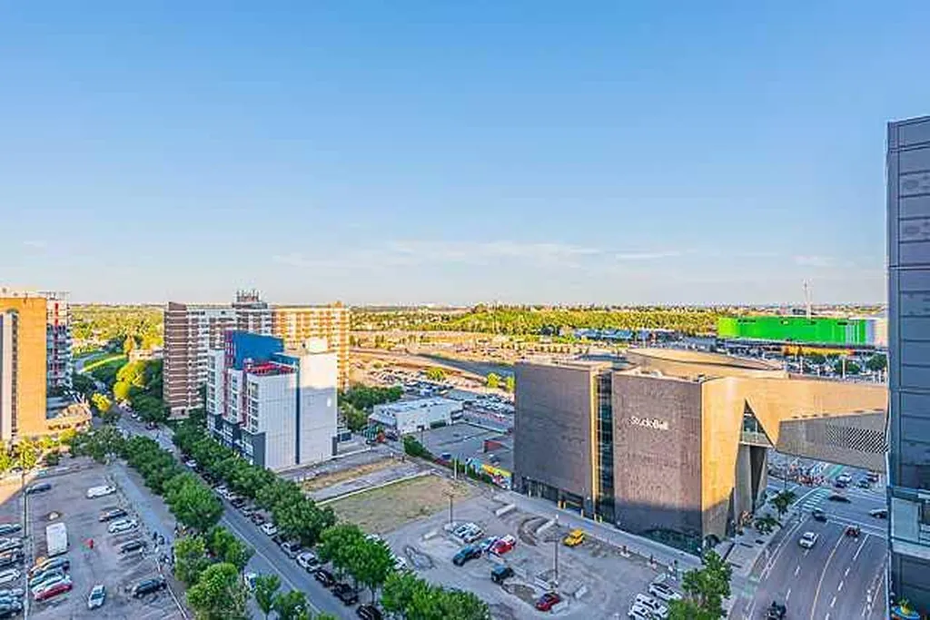 450 8 Avenue SE Calgary AB T2G 1T2