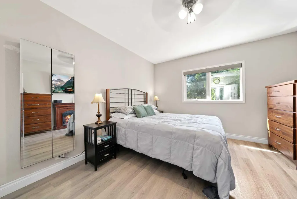 228 2 Avenue E Bow Island AB T0K 0G0