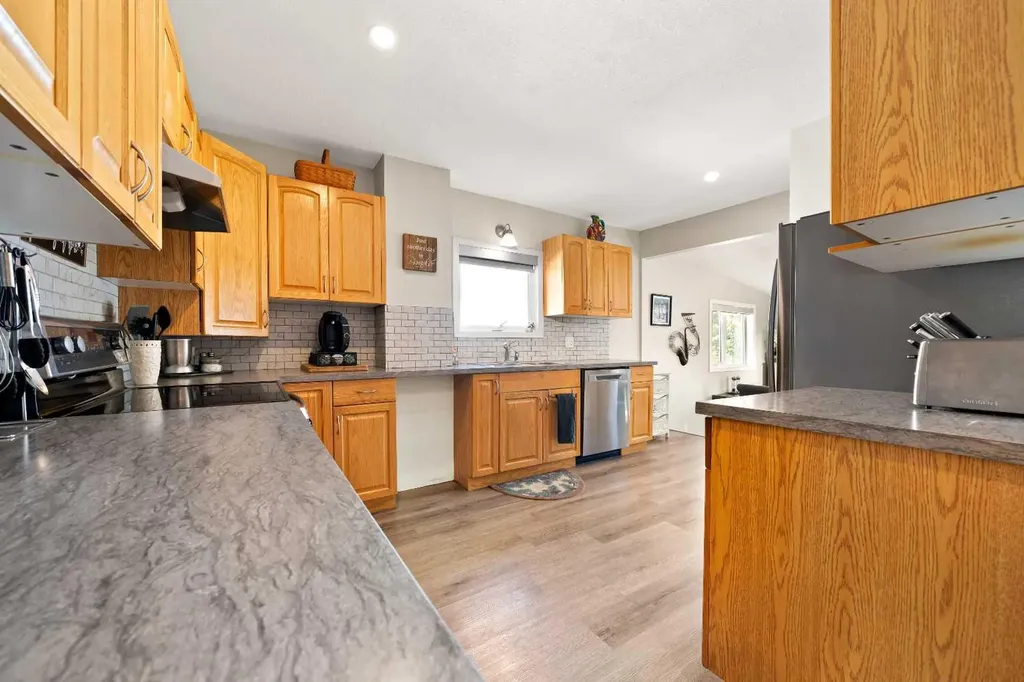 228 2 Avenue E Bow Island AB T0K 0G0