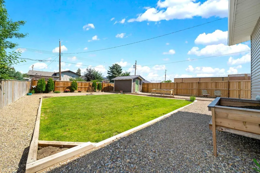 228 2 Avenue E Bow Island AB T0K 0G0