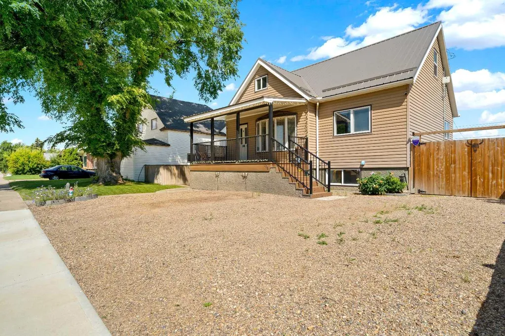 228 2 Avenue E Bow Island AB T0K 0G0