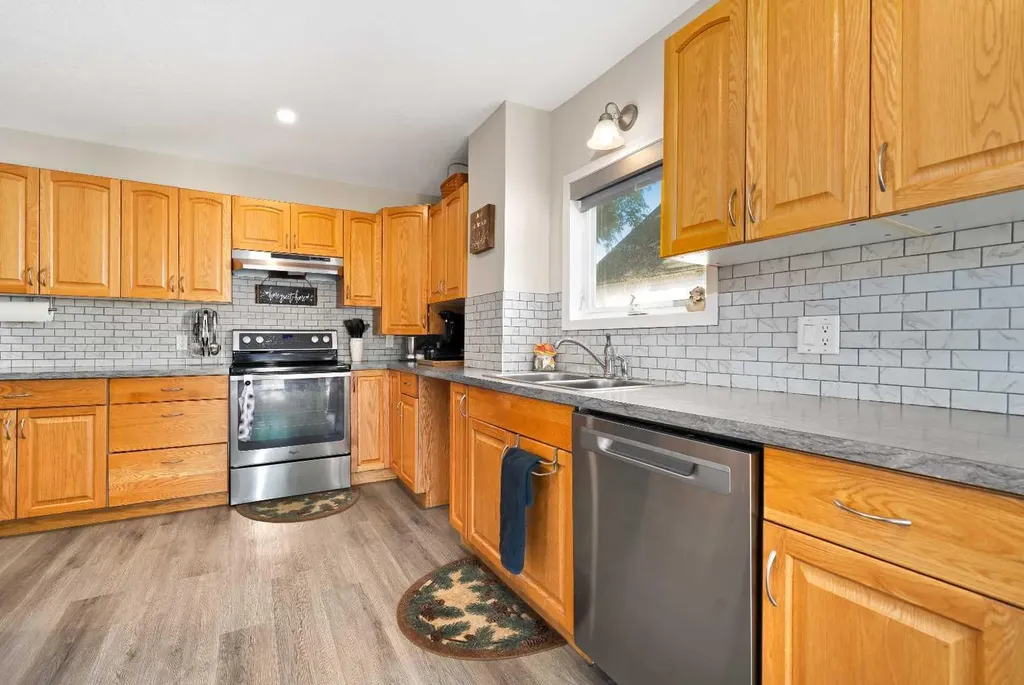 228 2 Avenue E Bow Island AB T0K 0G0