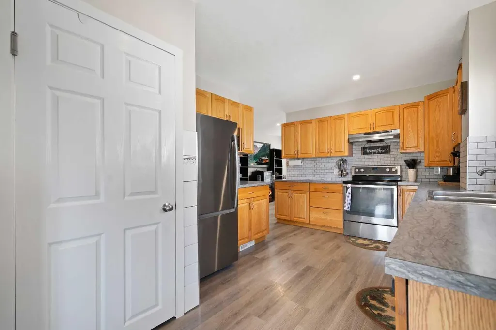 228 2 Avenue E Bow Island AB T0K 0G0