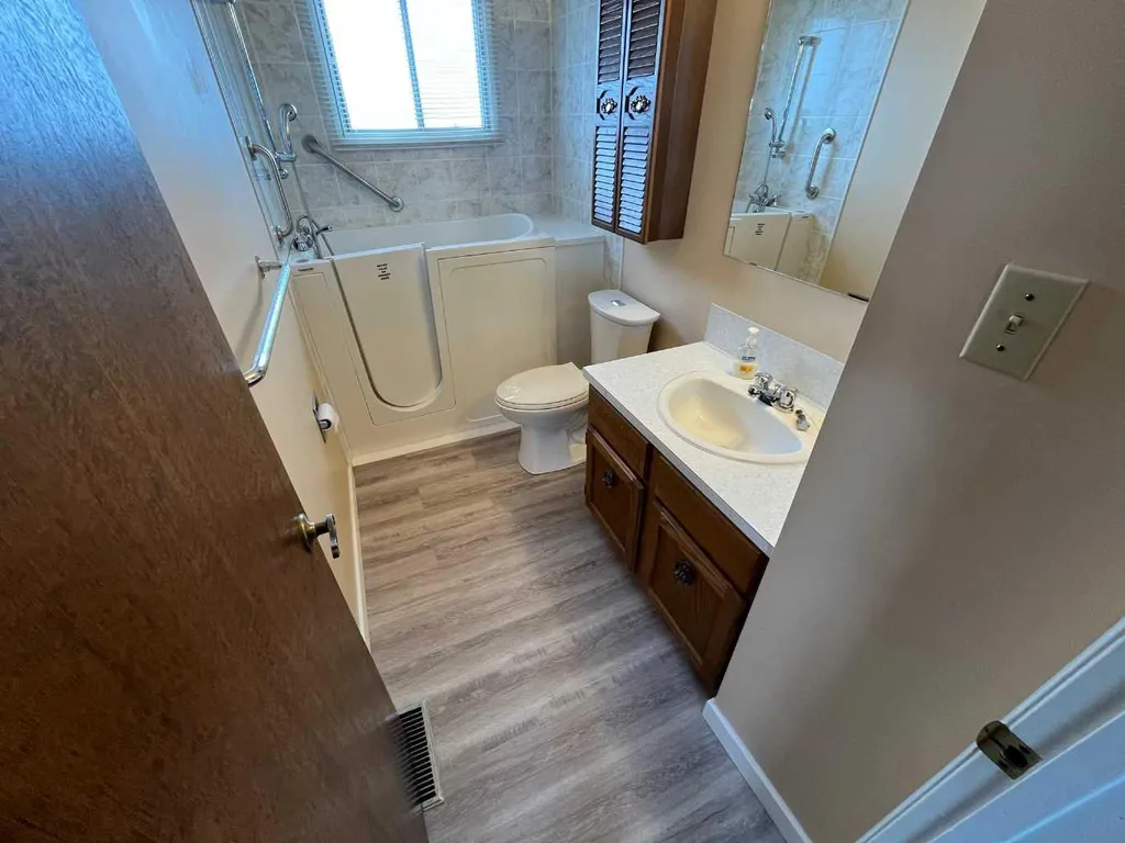 28 Rossdale Street SE Medicine Hat AB T1B 1X4