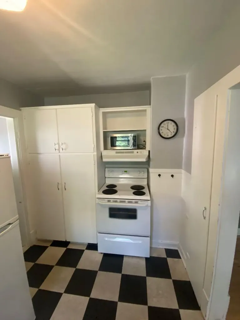 1241 6 Avenue S Lethbridge AB T1J 1A3