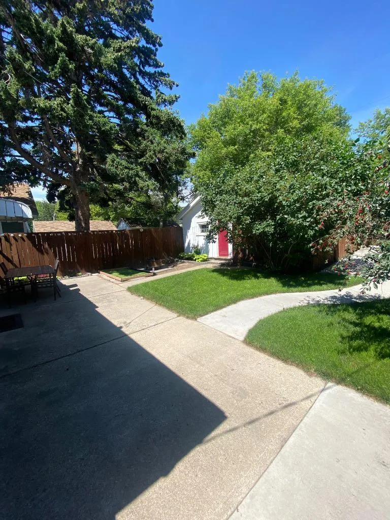 1241 6 Avenue S Lethbridge AB T1J 1A3