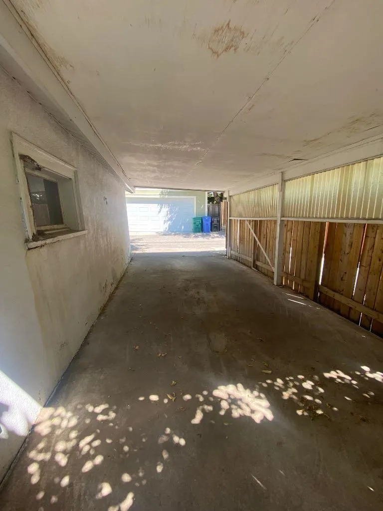 1241 6 Avenue S Lethbridge AB T1J 1A3
