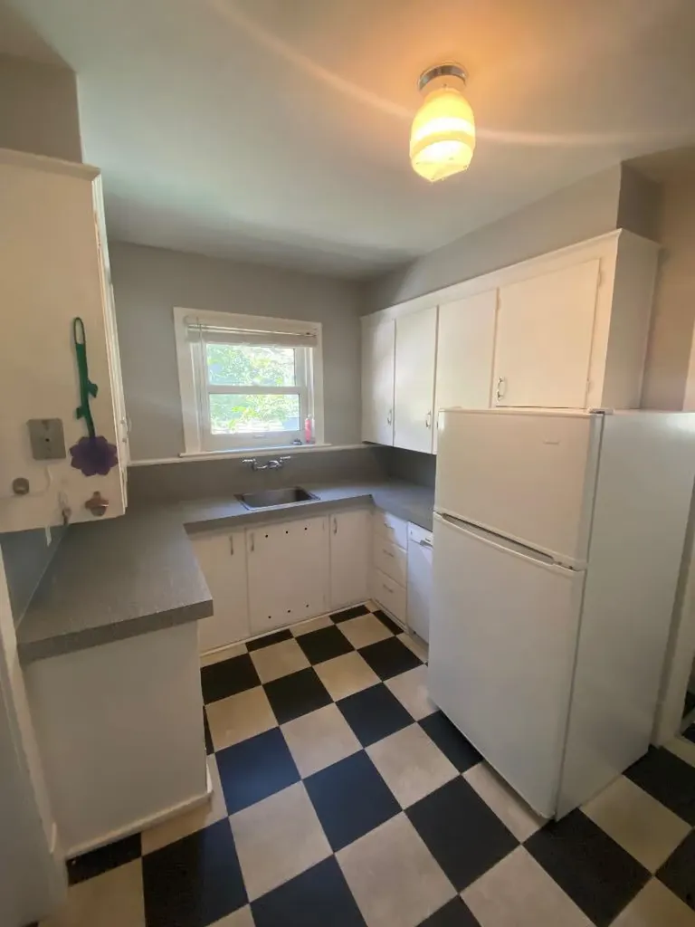 1241 6 Avenue S Lethbridge AB T1J 1A3