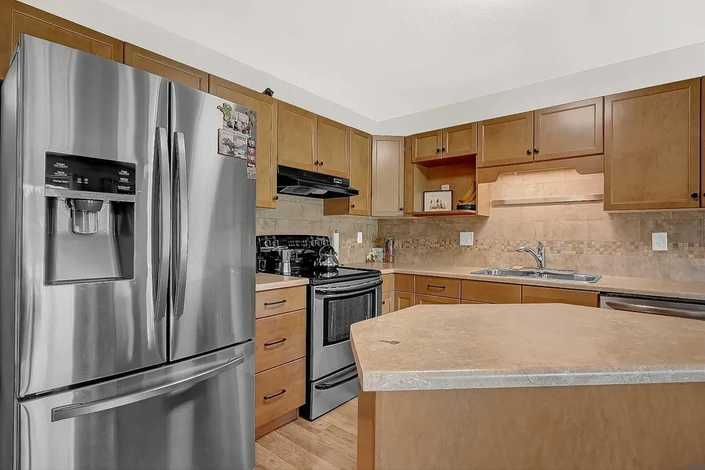 11204 71 Avenue Grande Prairie AB T8W0C8