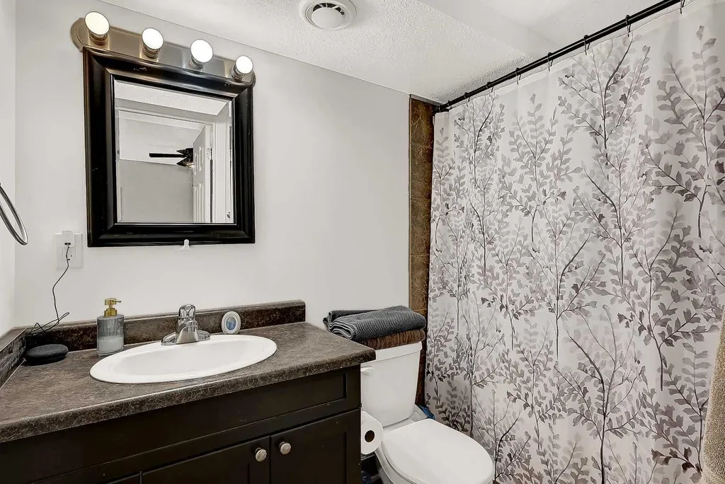 11204 71 Avenue Grande Prairie AB T8W0C8