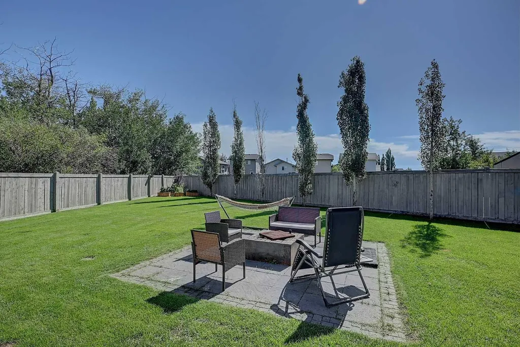 11204 71 Avenue Grande Prairie AB T8W0C8
