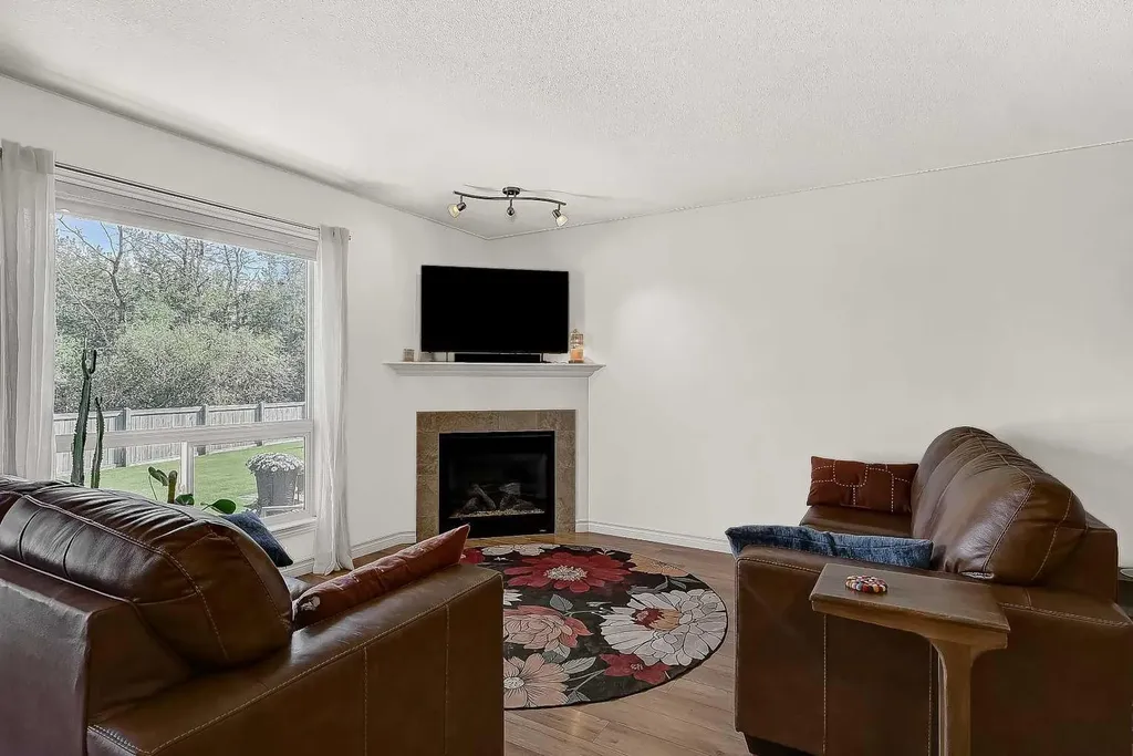 11204 71 Avenue Grande Prairie AB T8W0C8