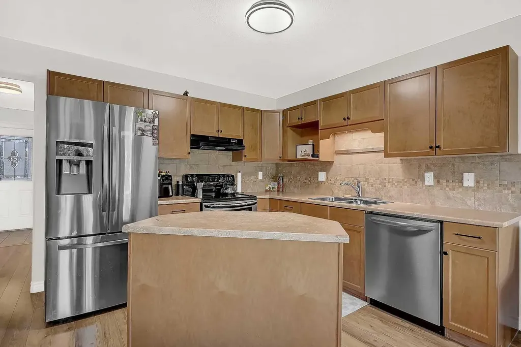 11204 71 Avenue Grande Prairie AB T8W0C8