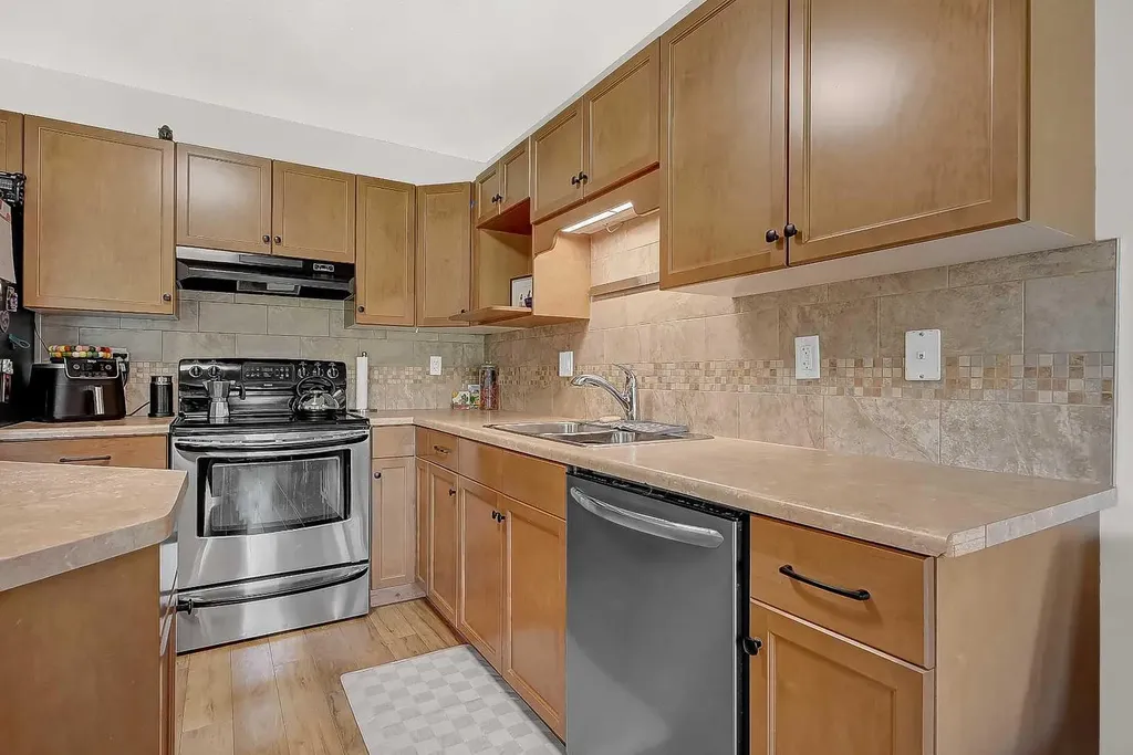 11204 71 Avenue Grande Prairie AB T8W0C8