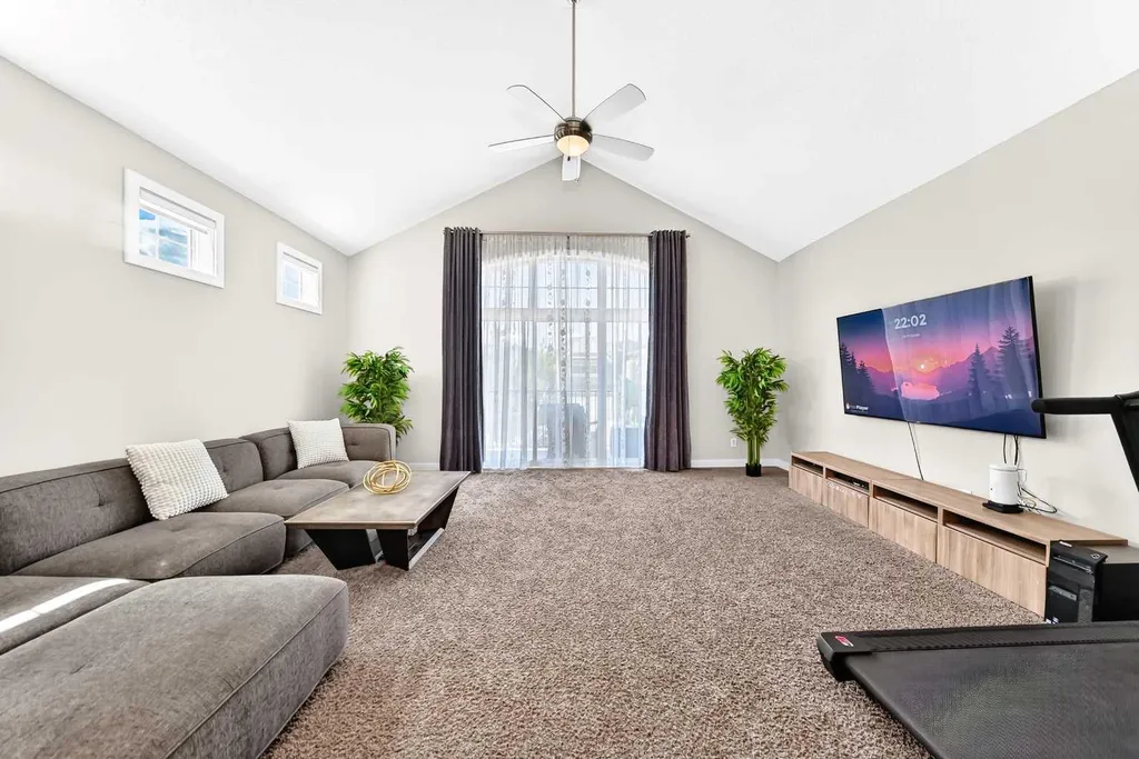 47 Sage Bluff Mews NW Calgary AB T3R 0X5
