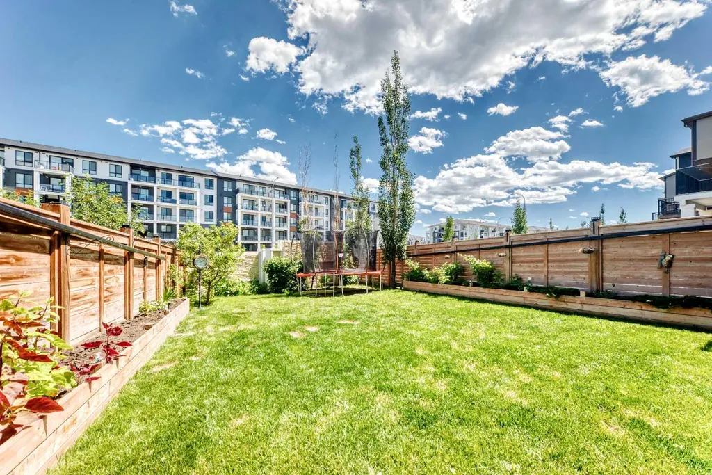47 Sage Bluff Mews NW Calgary AB T3R 0X5
