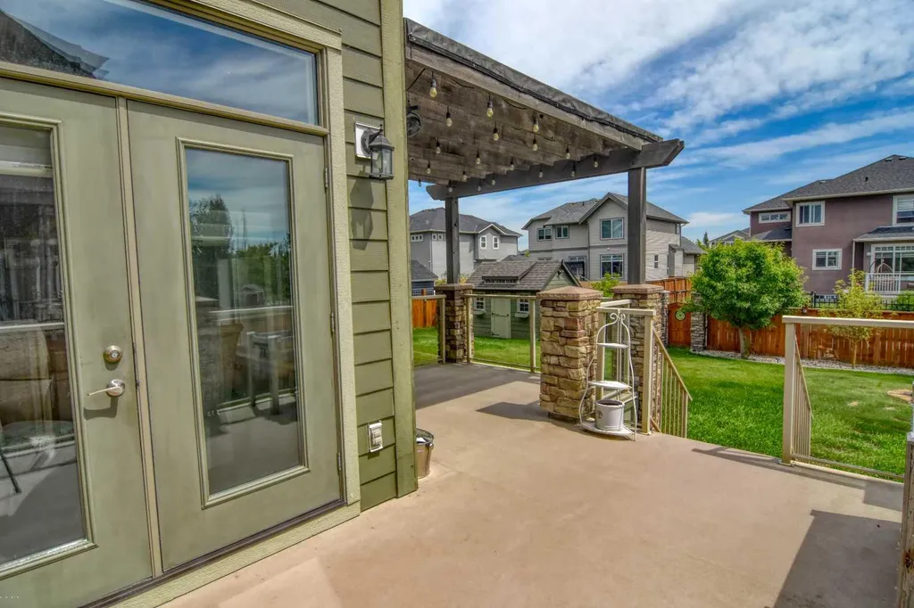 800 East Lakeview Road Chestermere AB T1X 1R2