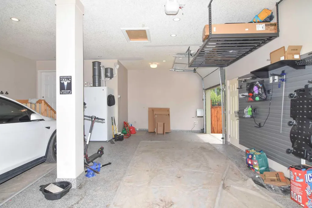 800 East Lakeview Road Chestermere AB T1X 1R2