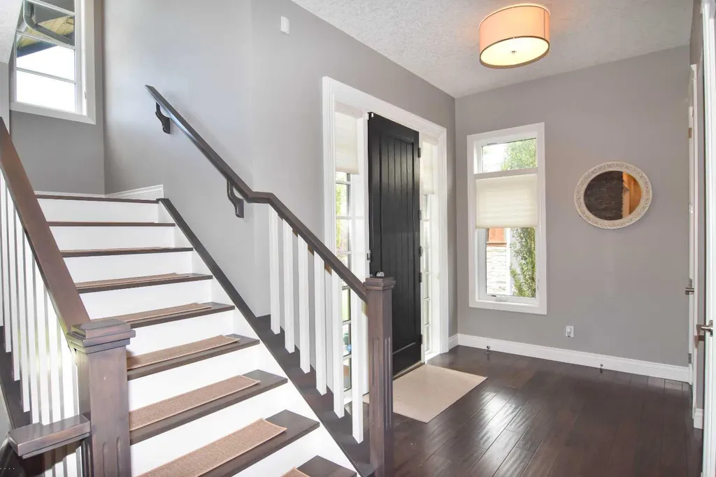 800 East Lakeview Road Chestermere AB T1X 1R2