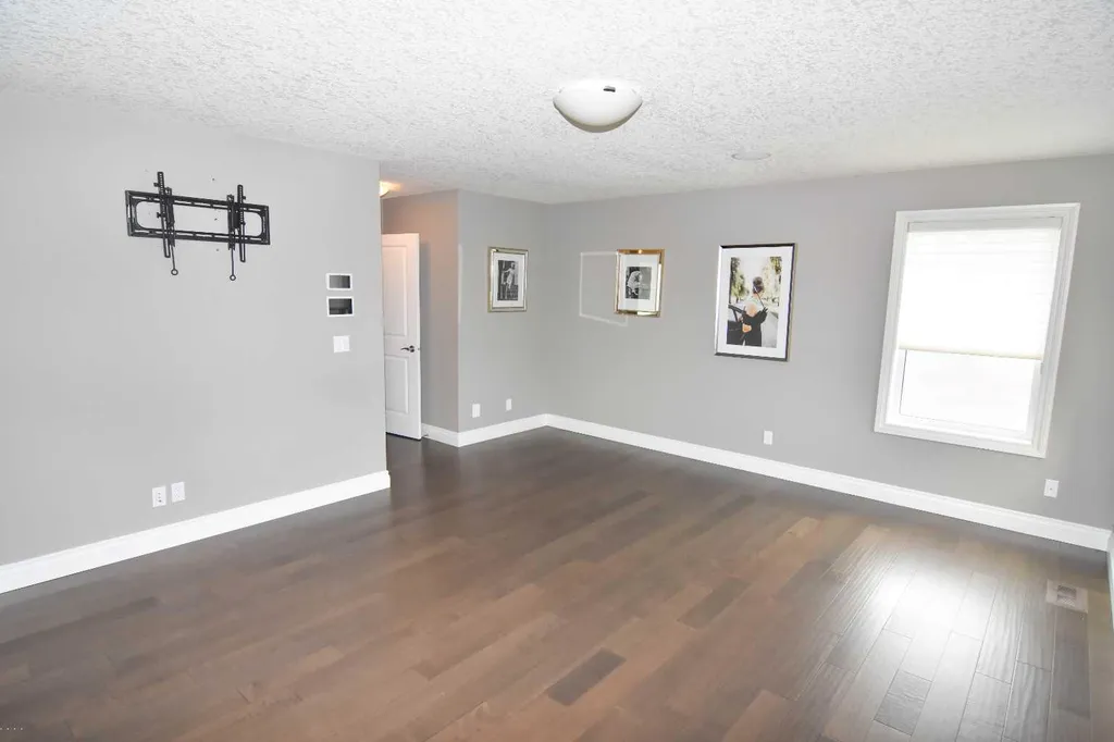 800 East Lakeview Road Chestermere AB T1X 1R2