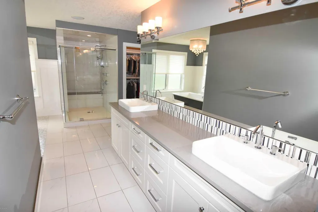 800 East Lakeview Road Chestermere AB T1X 1R2
