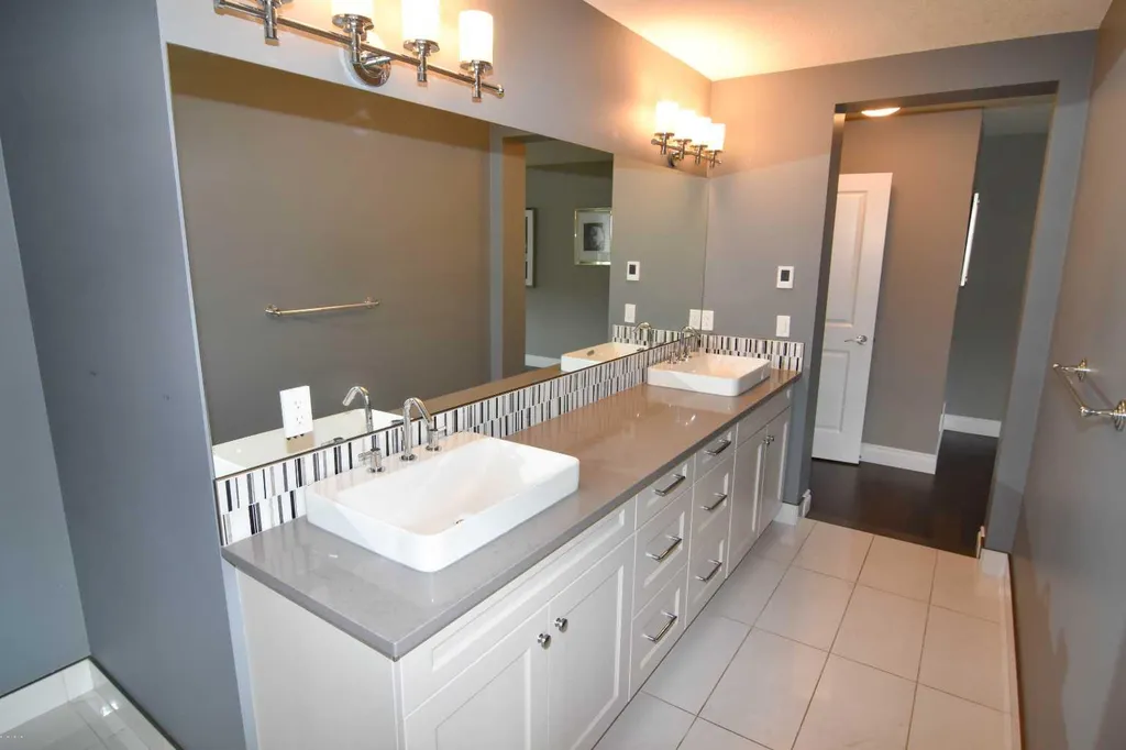 800 East Lakeview Road Chestermere AB T1X 1R2