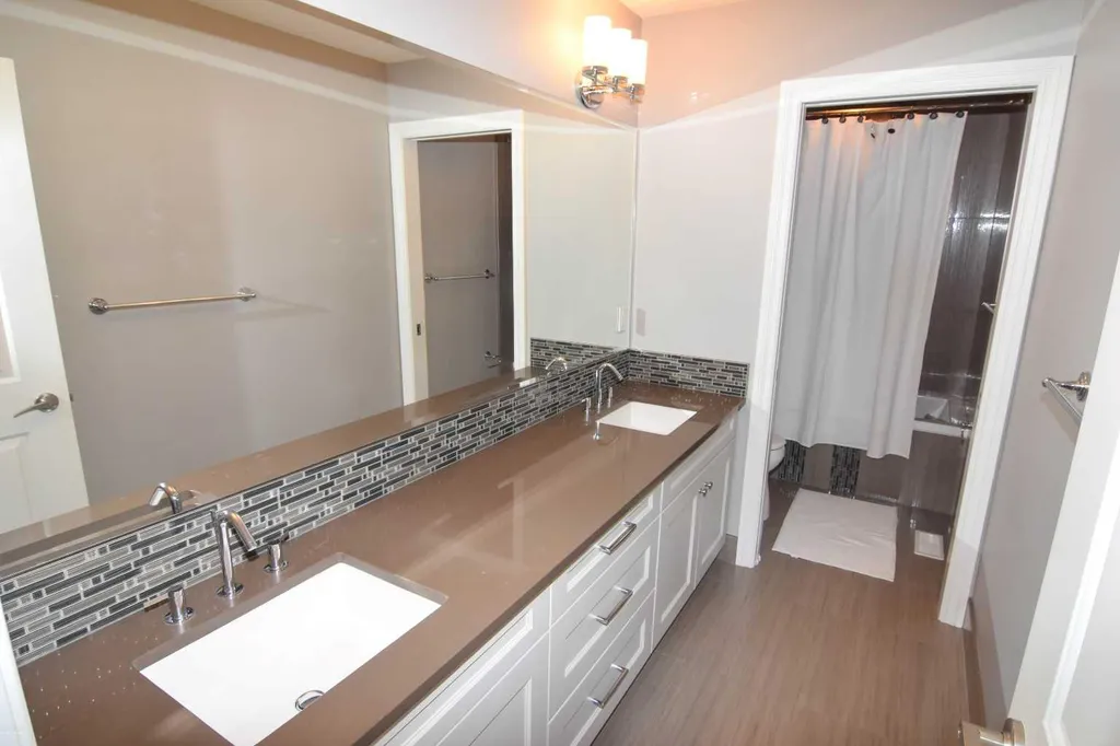 800 East Lakeview Road Chestermere AB T1X 1R2
