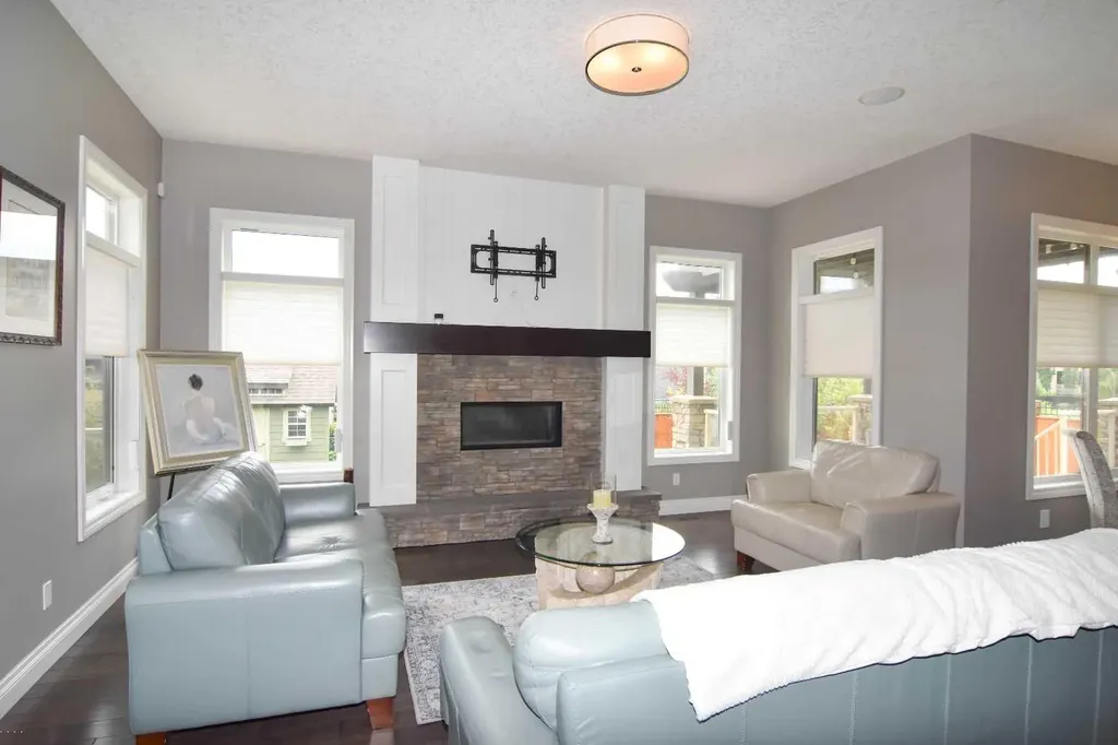 800 East Lakeview Road Chestermere AB T1X 1R2