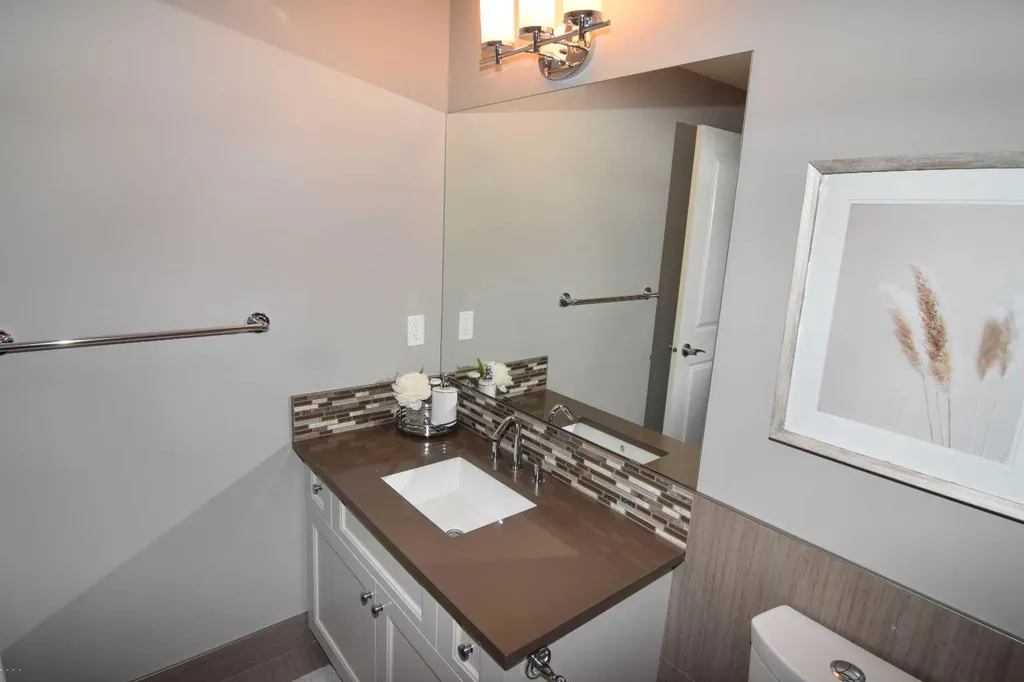 800 East Lakeview Road Chestermere AB T1X 1R2