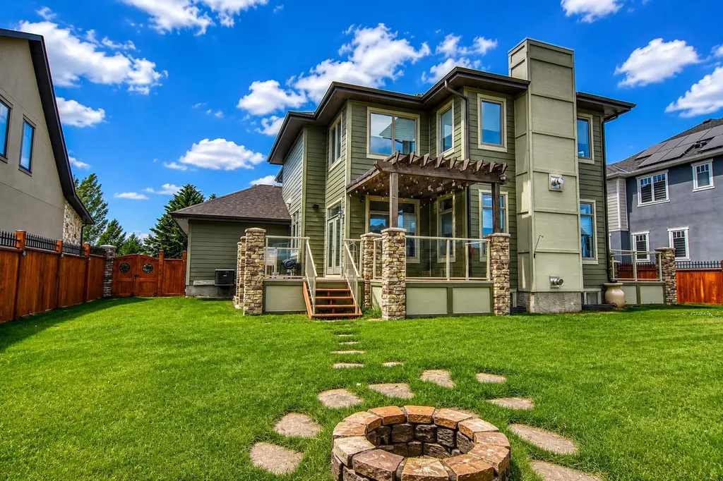 800 East Lakeview Road Chestermere AB T1X 1R2