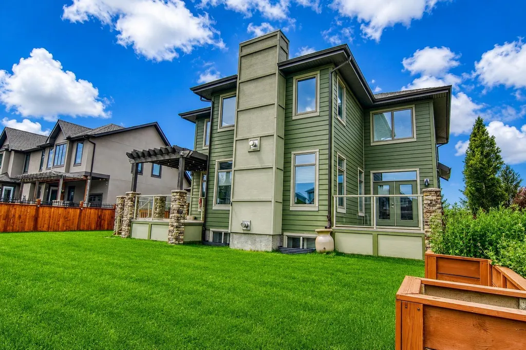 800 East Lakeview Road Chestermere AB T1X 1R2
