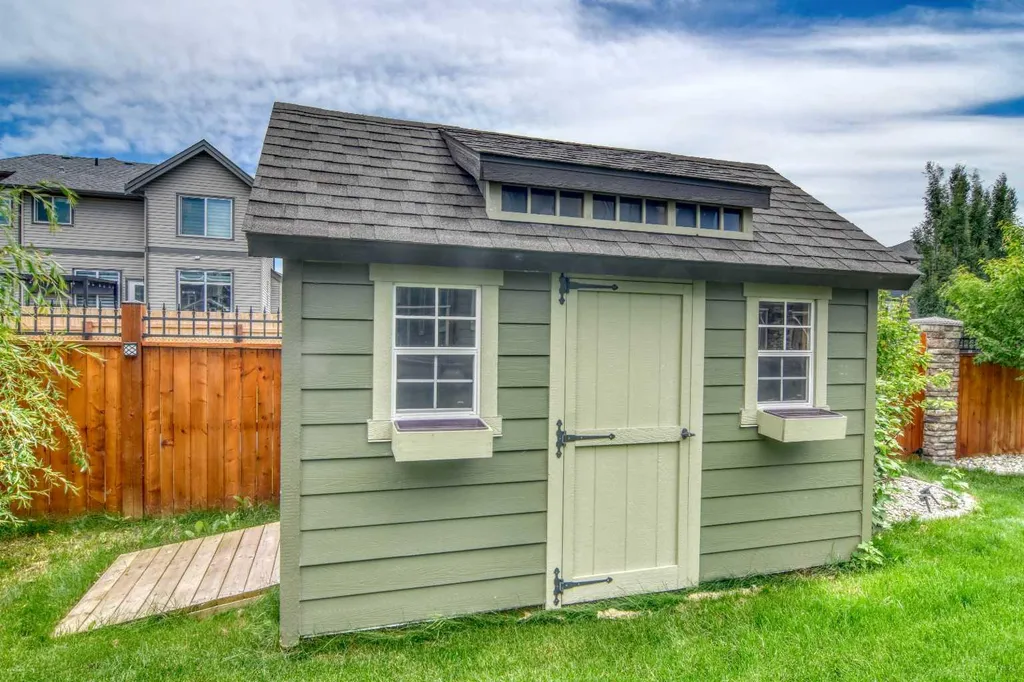 800 East Lakeview Road Chestermere AB T1X 1R2
