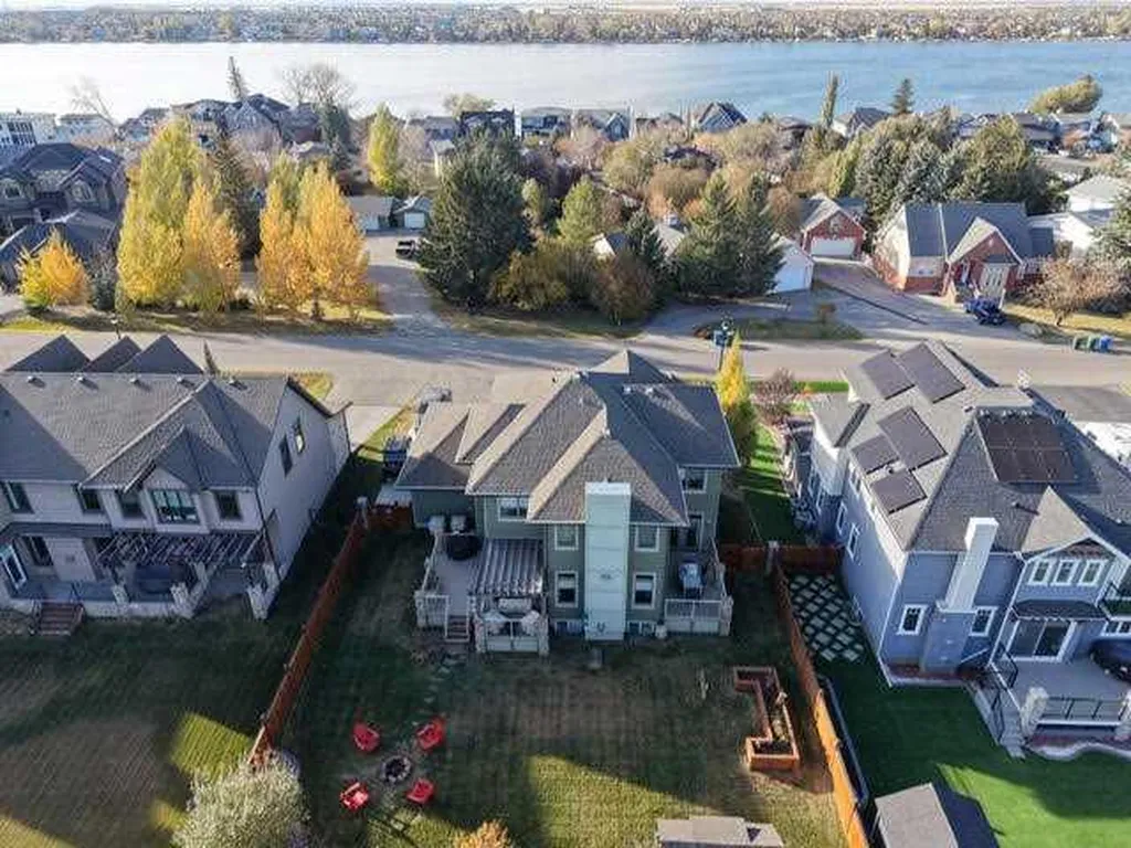 800 East Lakeview Road Chestermere AB T1X 1R2