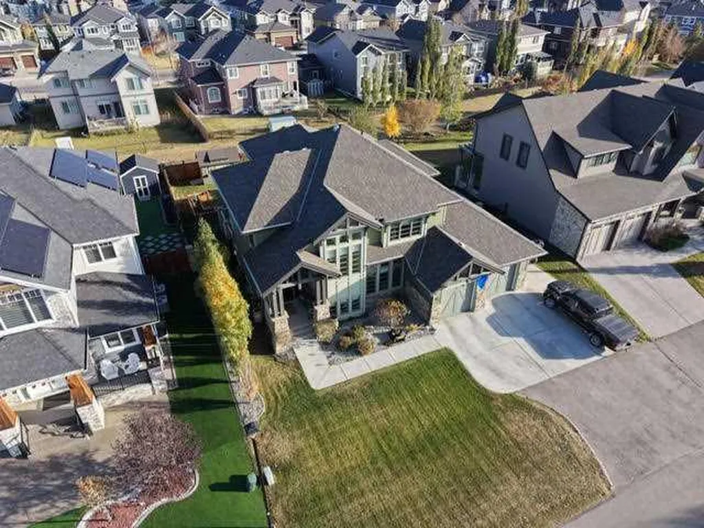 800 East Lakeview Road Chestermere AB T1X 1R2