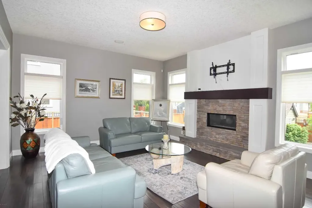 800 East Lakeview Road Chestermere AB T1X 1R2